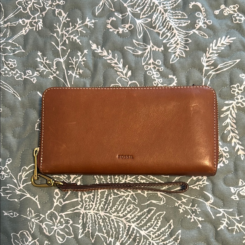 Fossil Tan Leather Wristlet Wallet